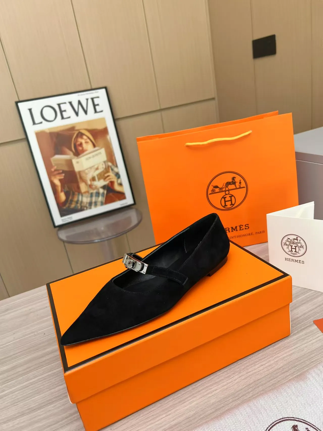 👟👟Ex-factory price 520👟👟, 2025 top product Hermes new genuine handmade shoes, purely handmade, a must-collect item! The perfect holiday accessory! Our pursuit of quality products is always the best! Don't give in! Comfort and originality, not following trends, and not deliberately expressing oneself are the consistent pursuits of Hermes and its fans! [Material] Upper: top layer leather, lining: genuine leather. Size 35-42